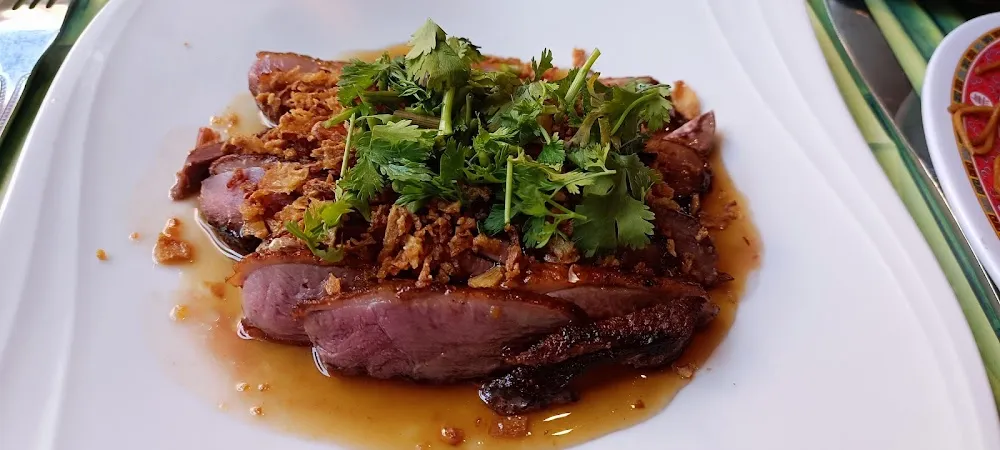 Canard Curry Rouge